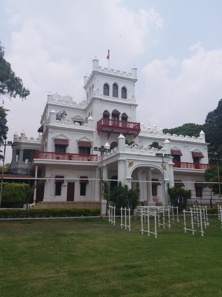 Jayamahal Palace Bangalore Exterior foto